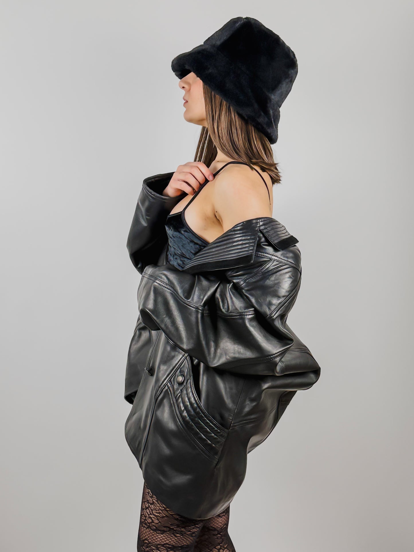 VESTE EN CUIR AVEC REVERS EN VELOURS