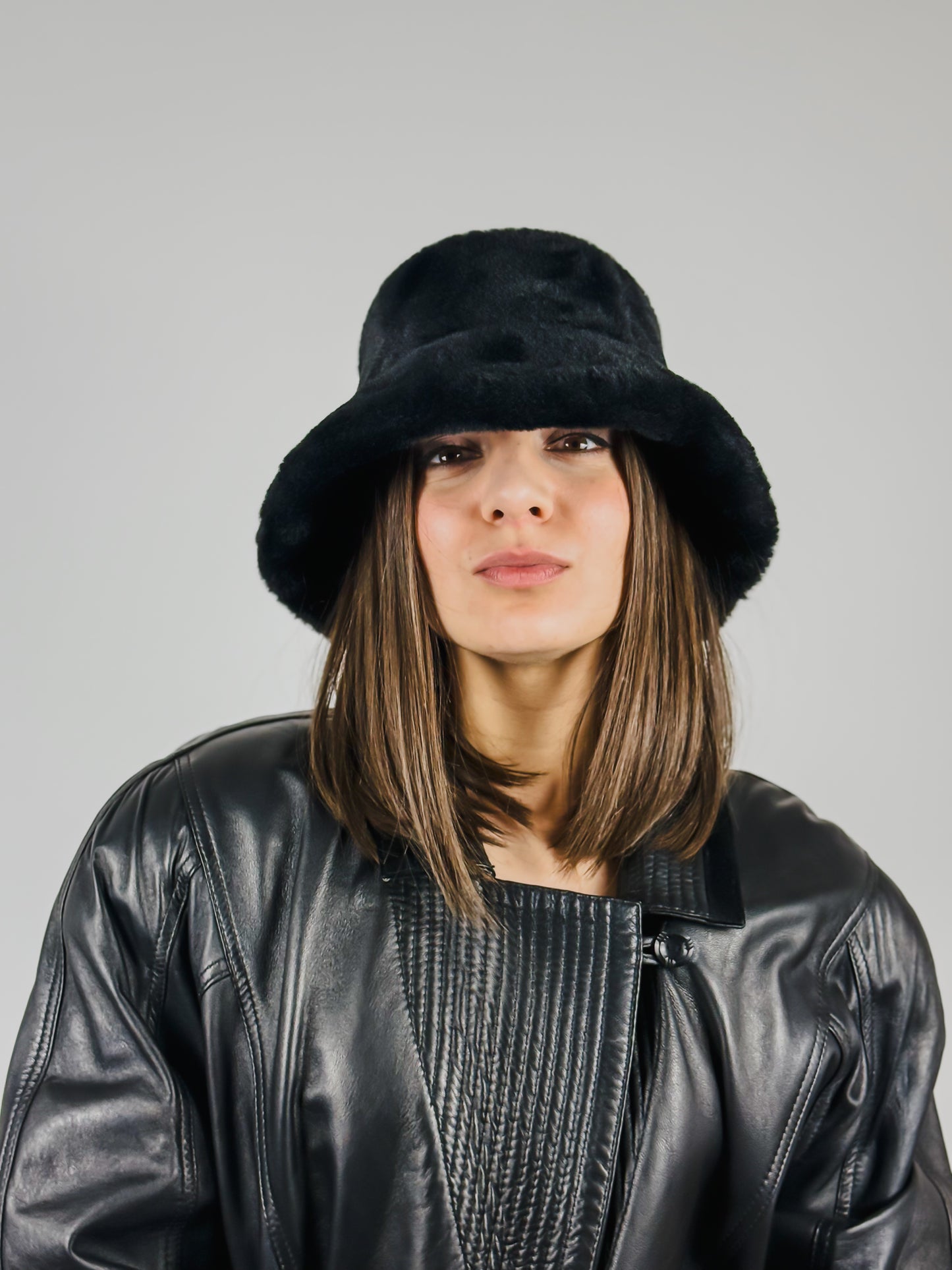 CAPPELLO IN PELLICCIA NERO