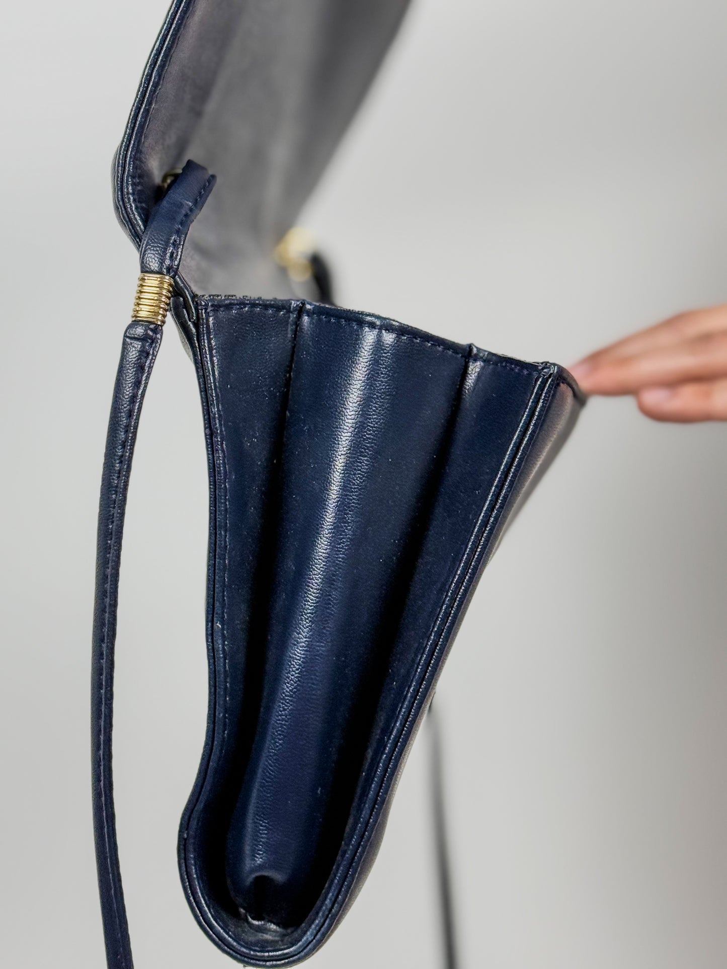 POCHETTE BLU CON TRACOLLA