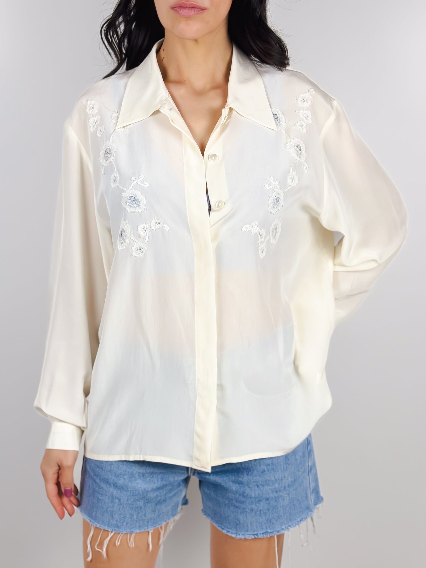 CAMICIA IN SETA CON RICAMI FLOREALI