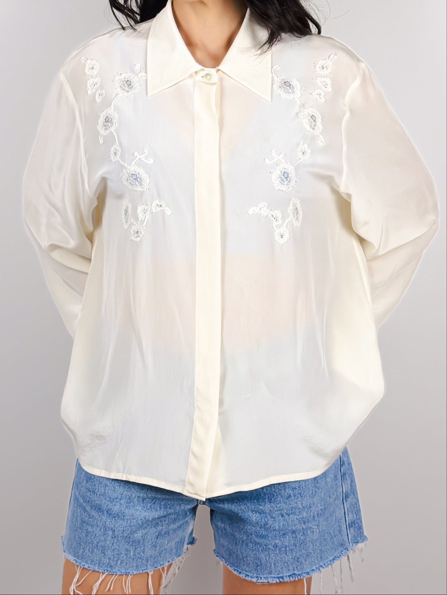 CAMICIA IN SETA CON RICAMI FLOREALI