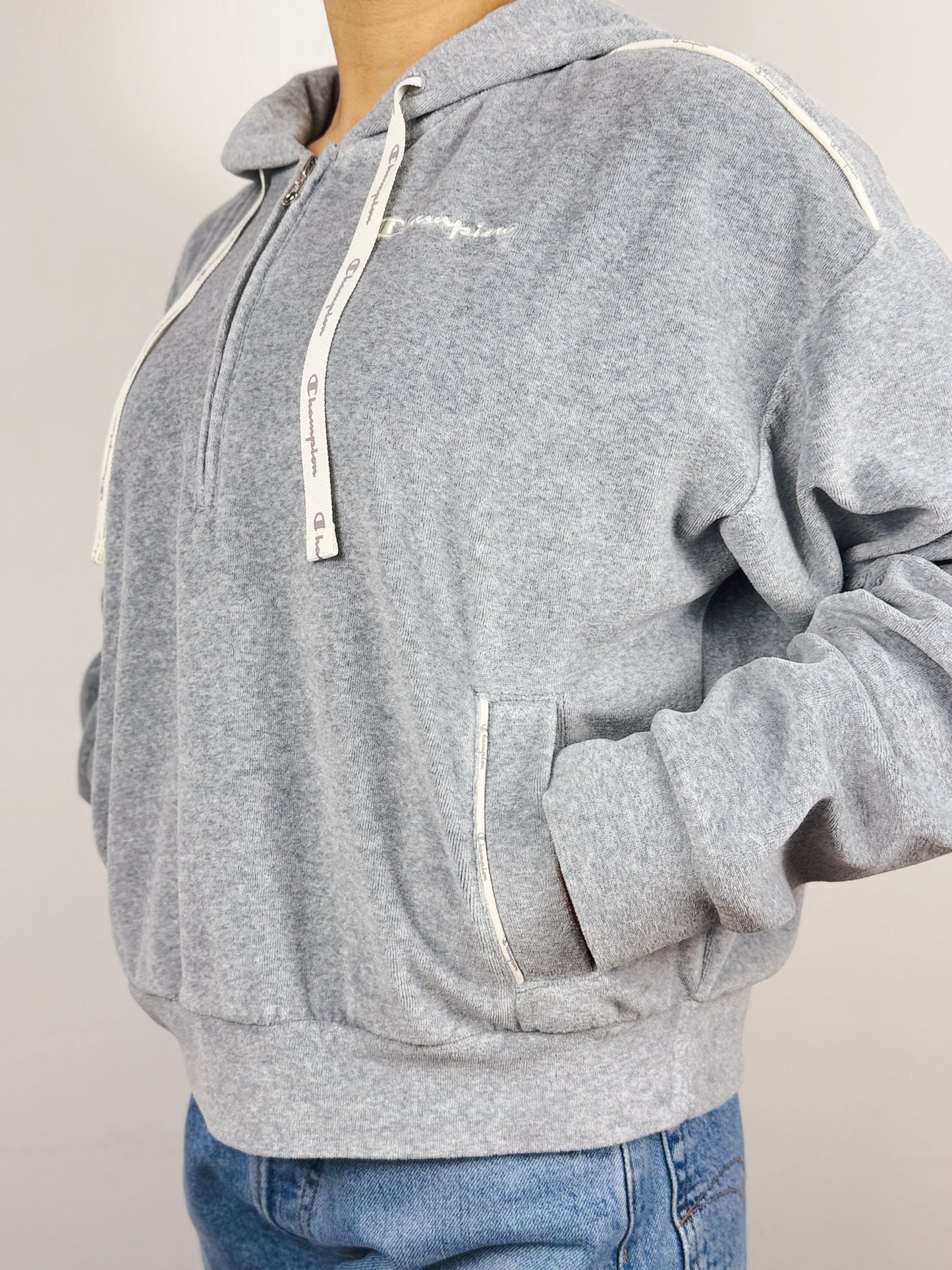 CHAMPION CHENILLE CROP SWEATSHIRT