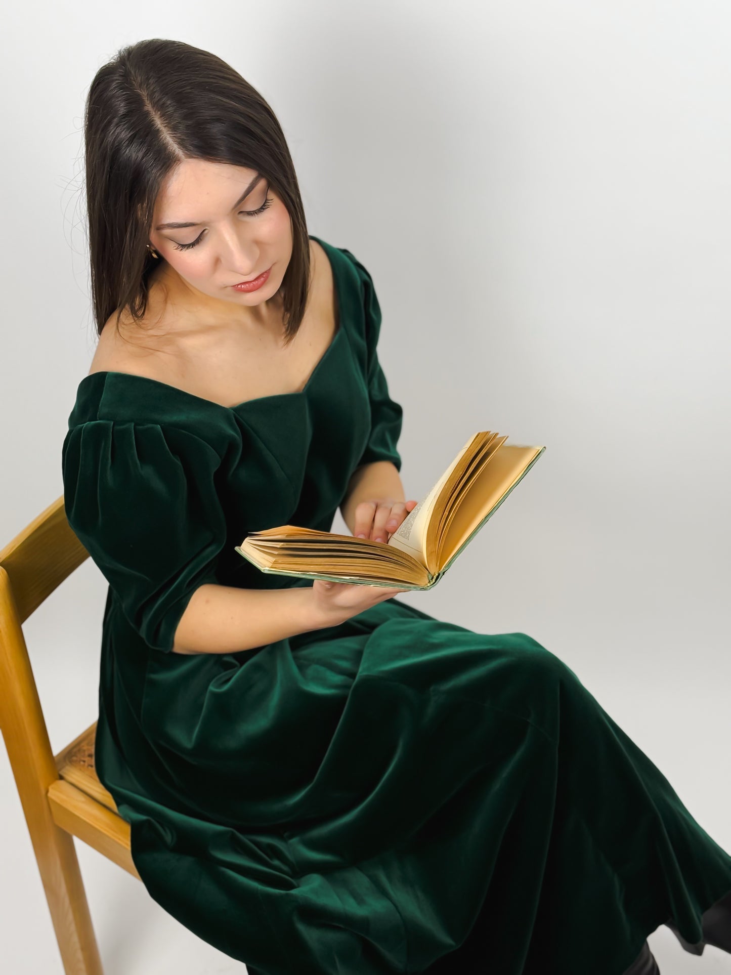 ROBE EN VELOURS VERT DES ANNÉES 80