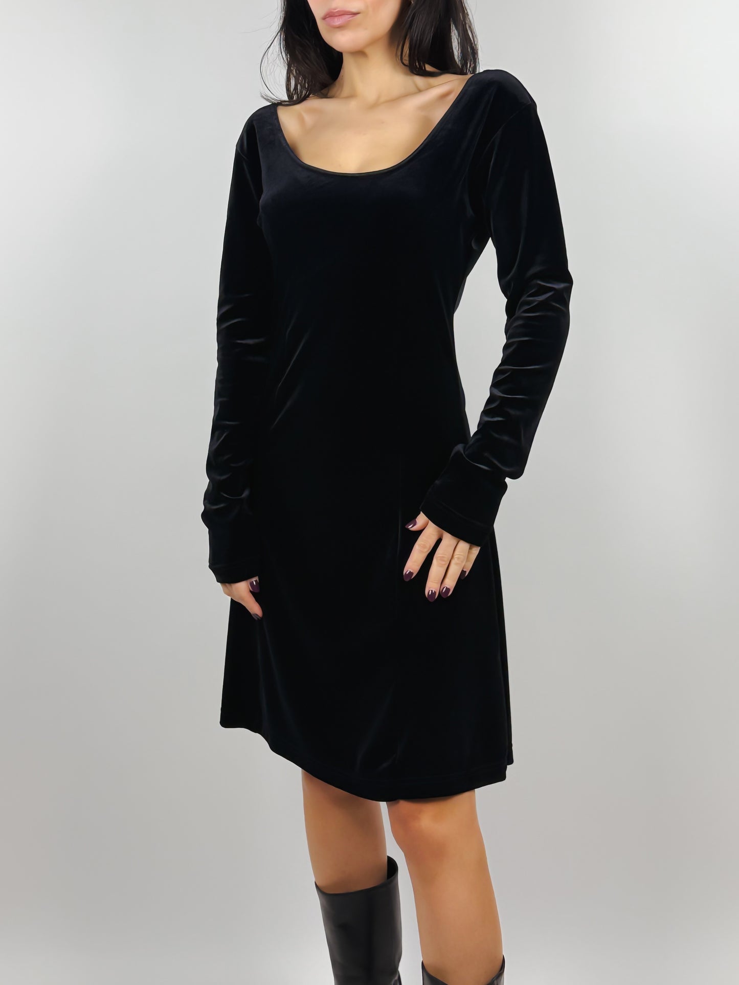 VELVET DRESS WITH WIDE NECKLINE