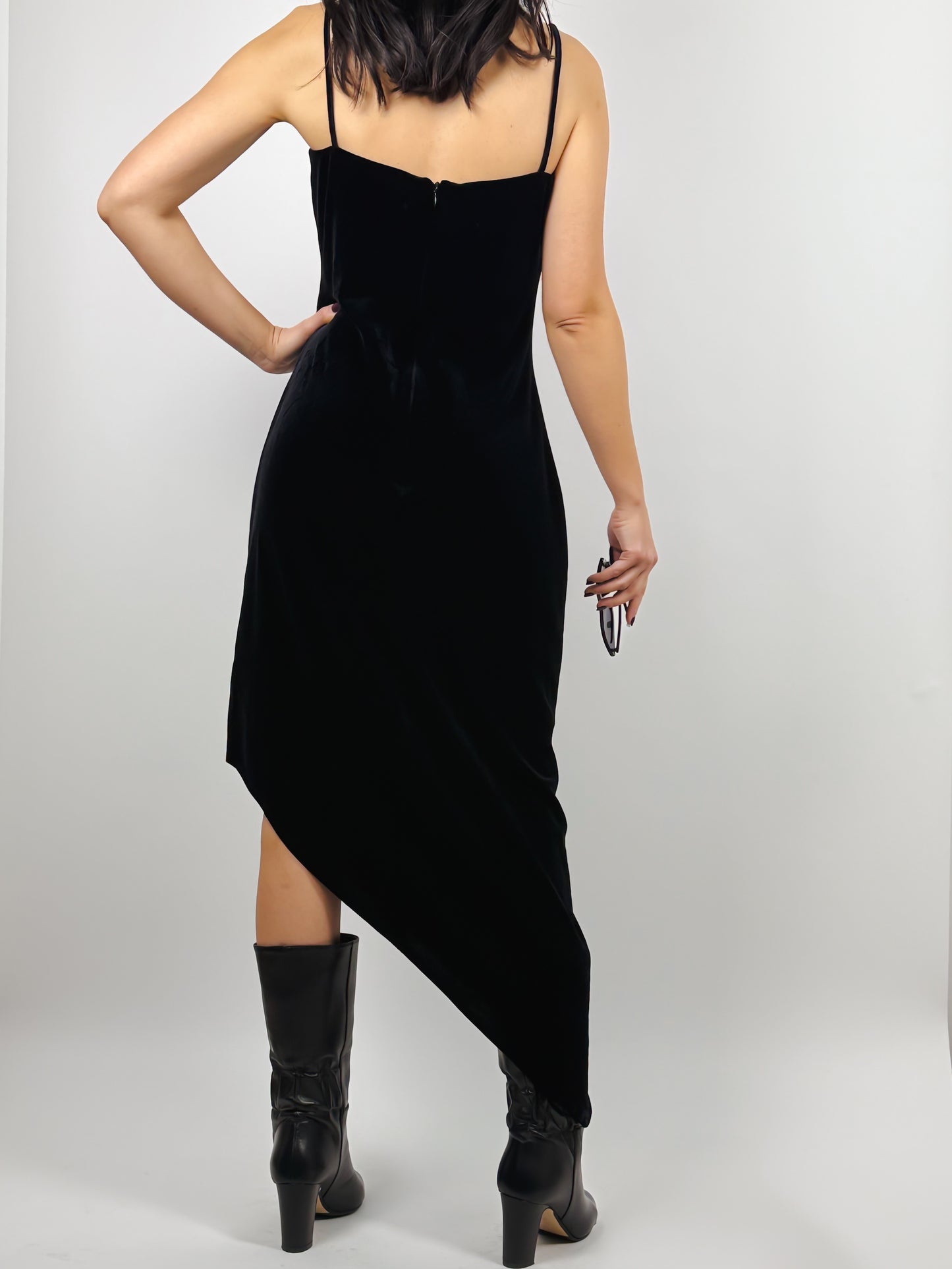 BLACK VELVET POINTED DRESS