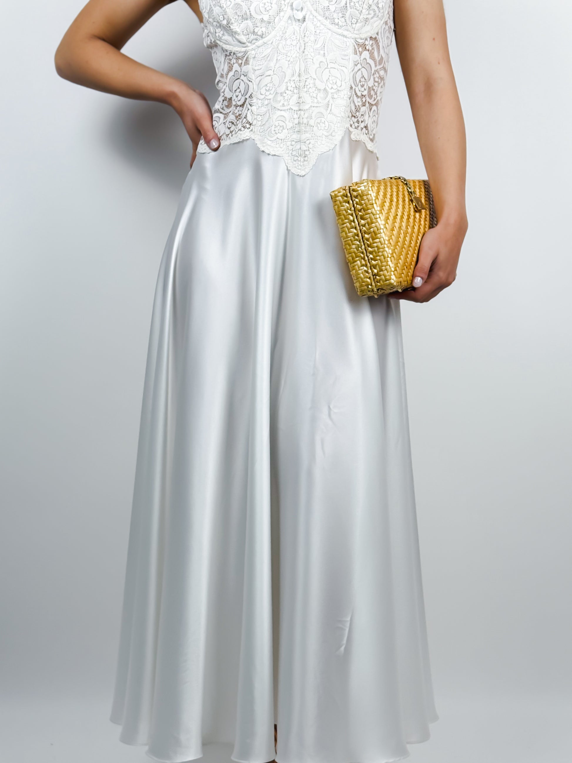 DETTAGLIO PIZZO RICAMATO LA PERLA VINTAGE