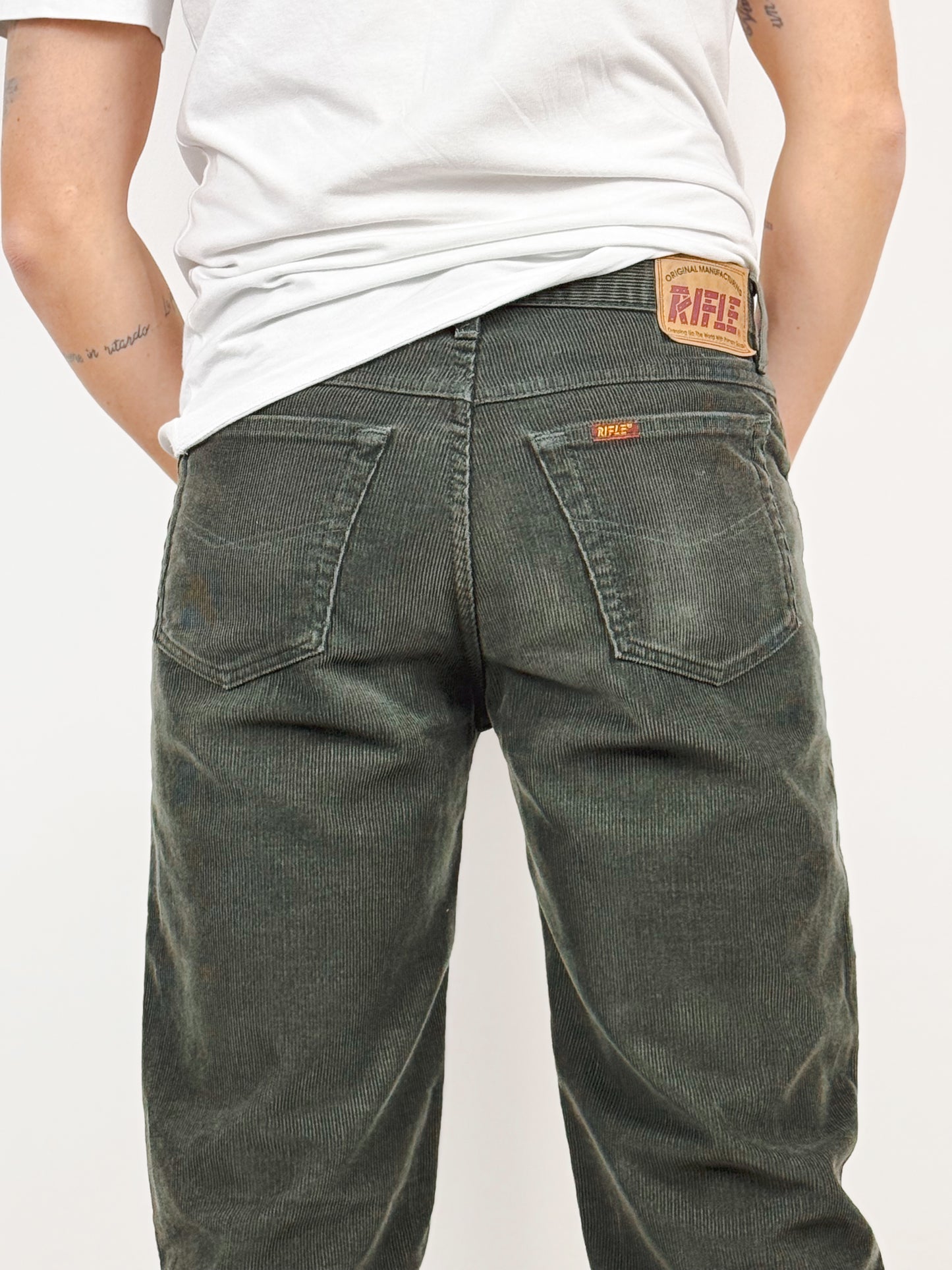 PANTALONI VELLUTO A COSTE RIFLE