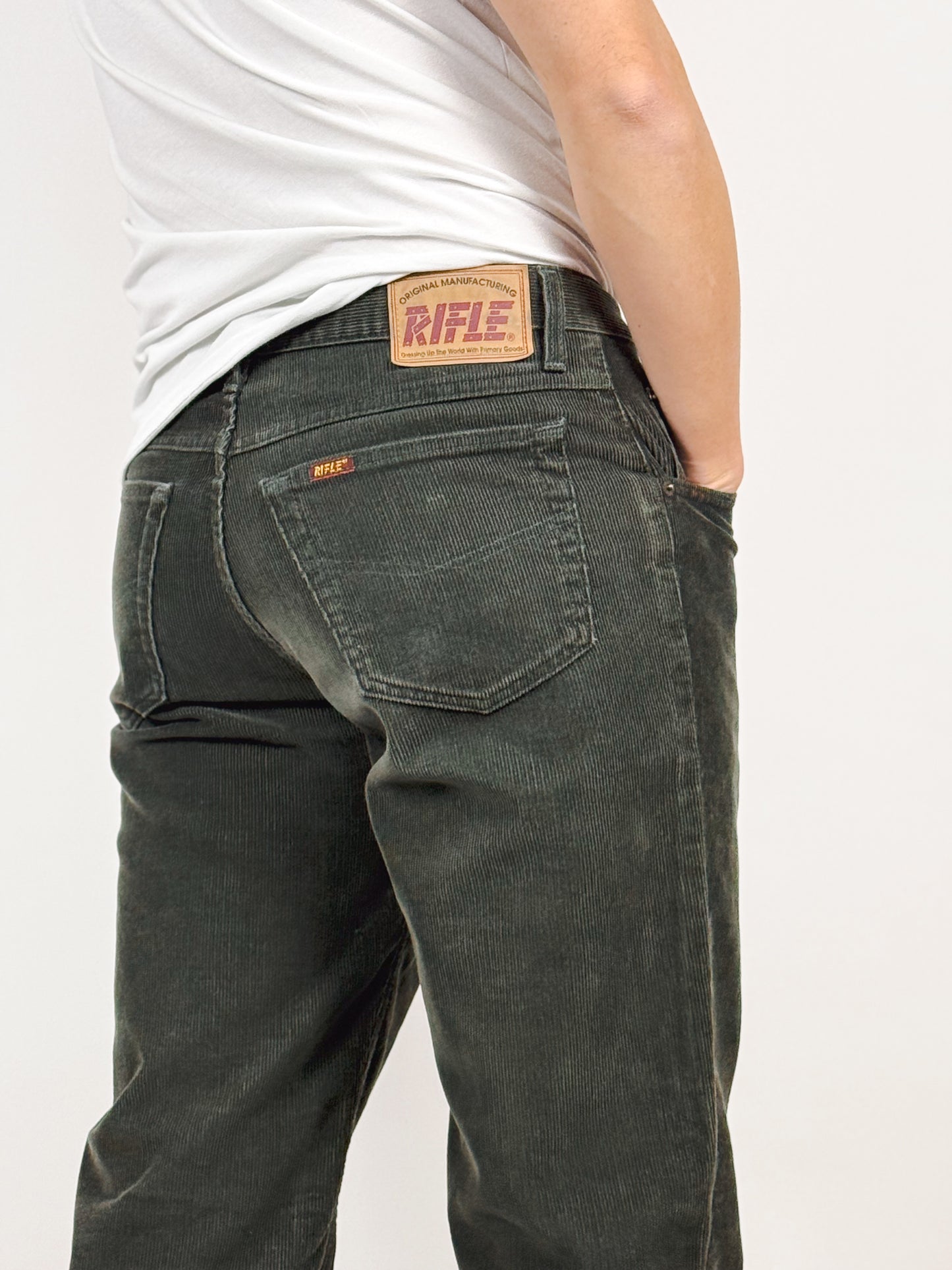 PANTALONI VELLUTO A COSTE RIFLE