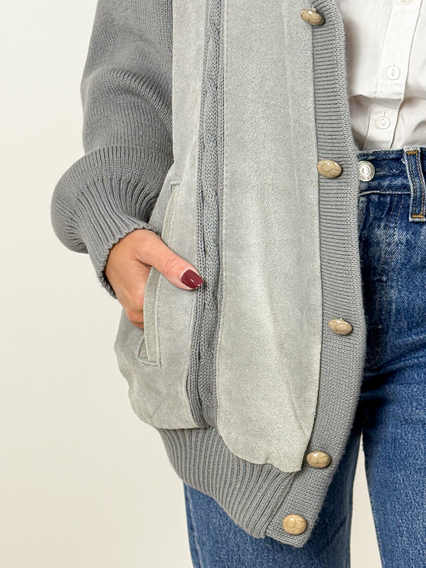 Giacca Vintage Anni '70 Pelle Scamosciata Grigia e Maglia Unisex