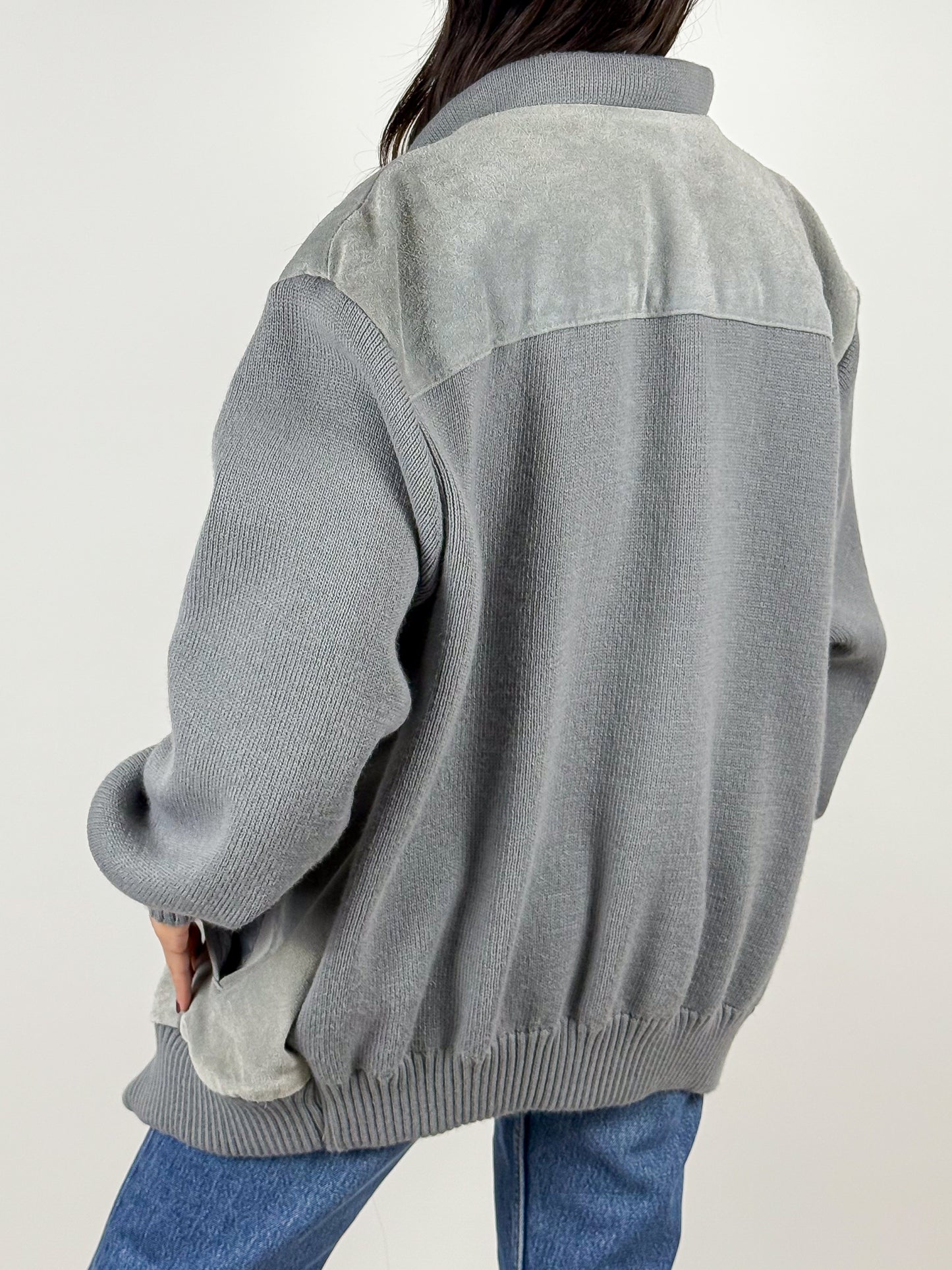 Giacca Vintage Anni '70 Pelle Scamosciata Grigia e Maglia Unisex