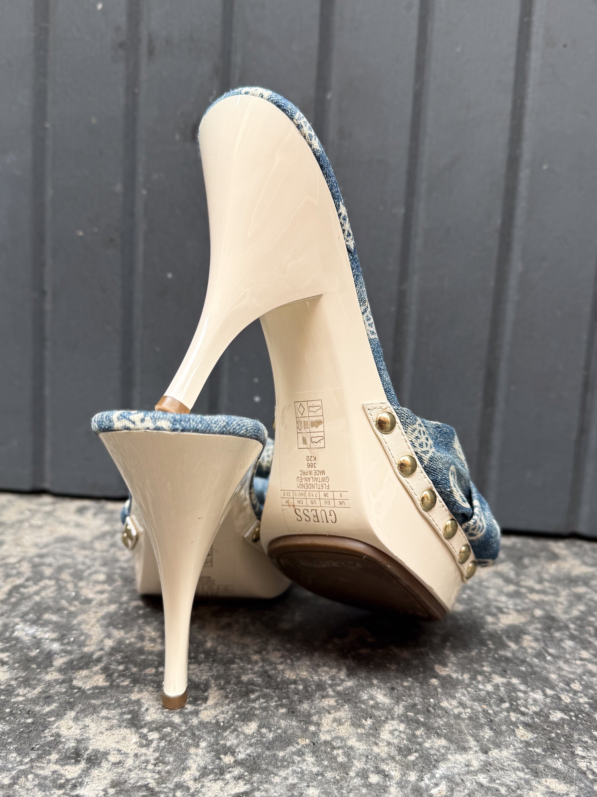 sandali con tacco a spillo