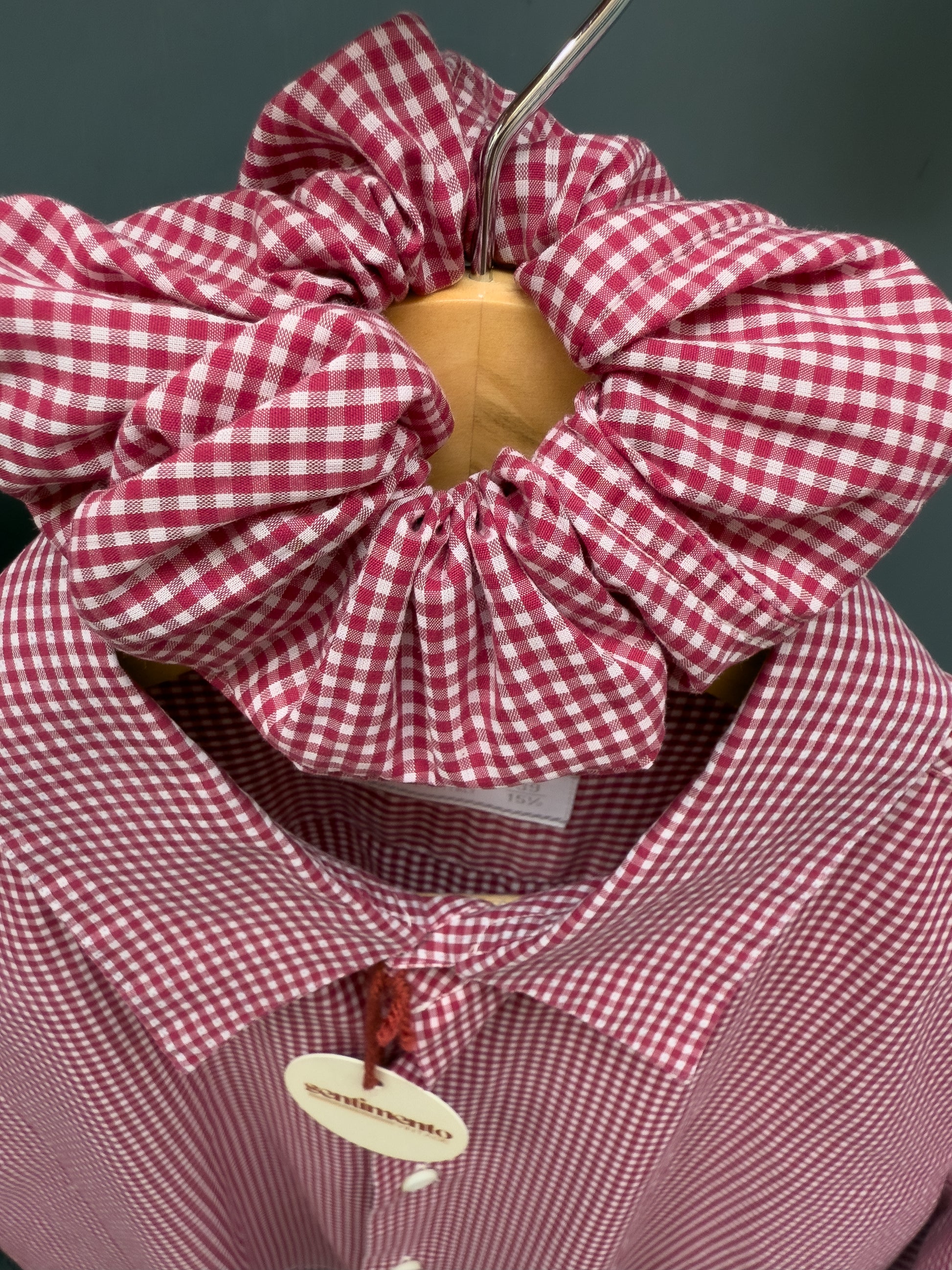 camicia con scrunchie