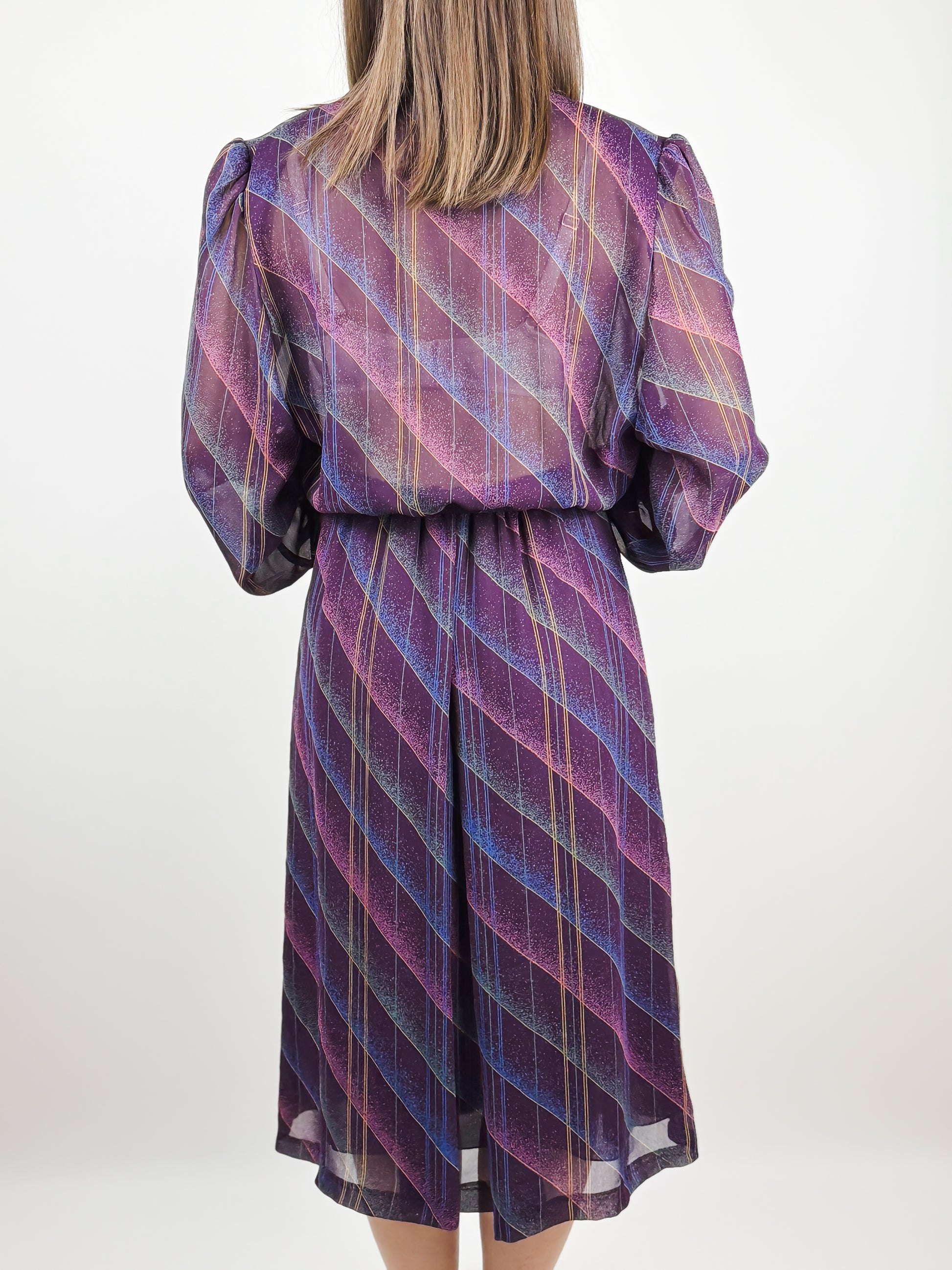 ABITO VINTAGE CON VINTURA E COLLETTO