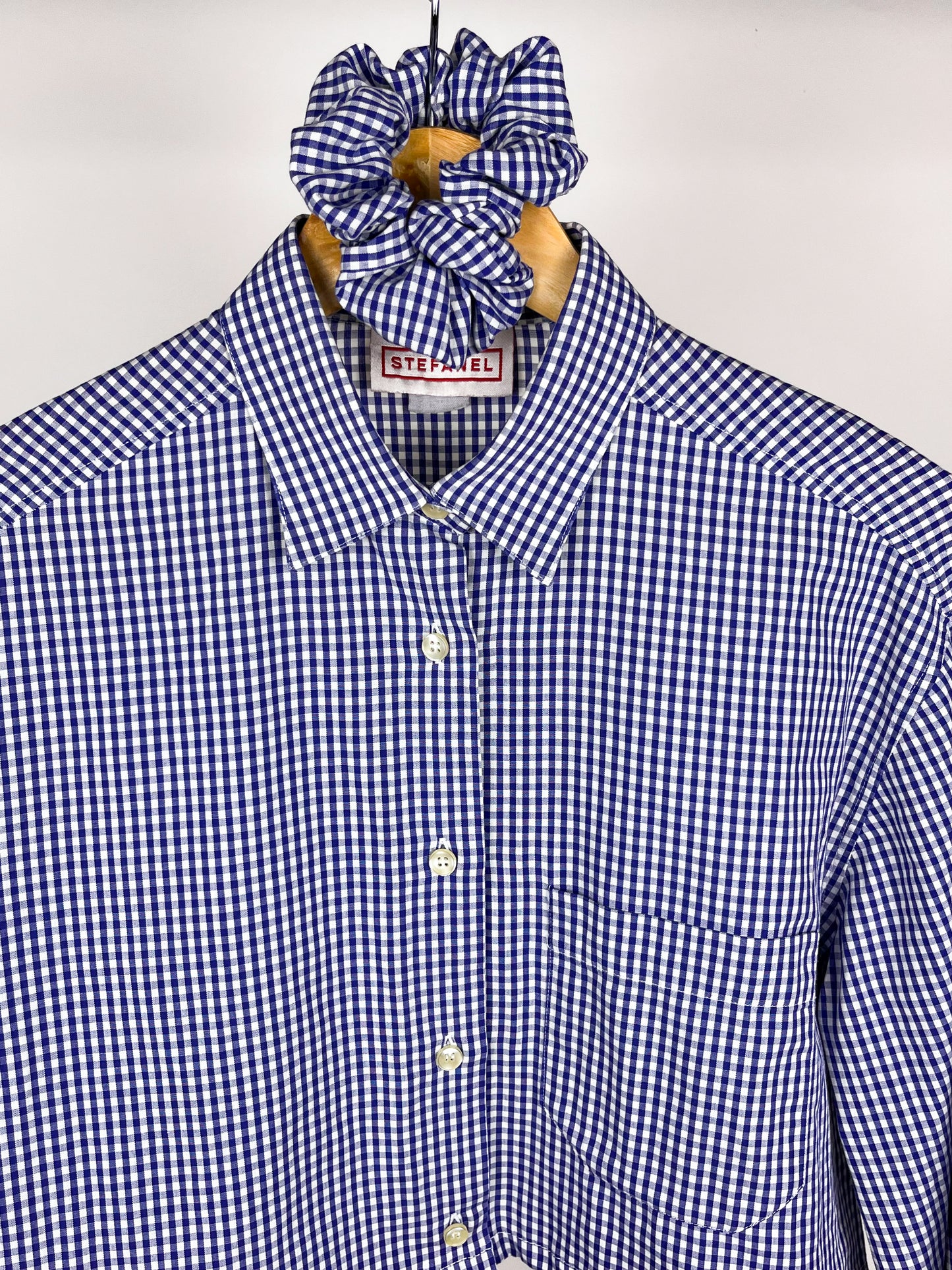 Camicia crop vintage Stefanel a quadretti con scrunchie