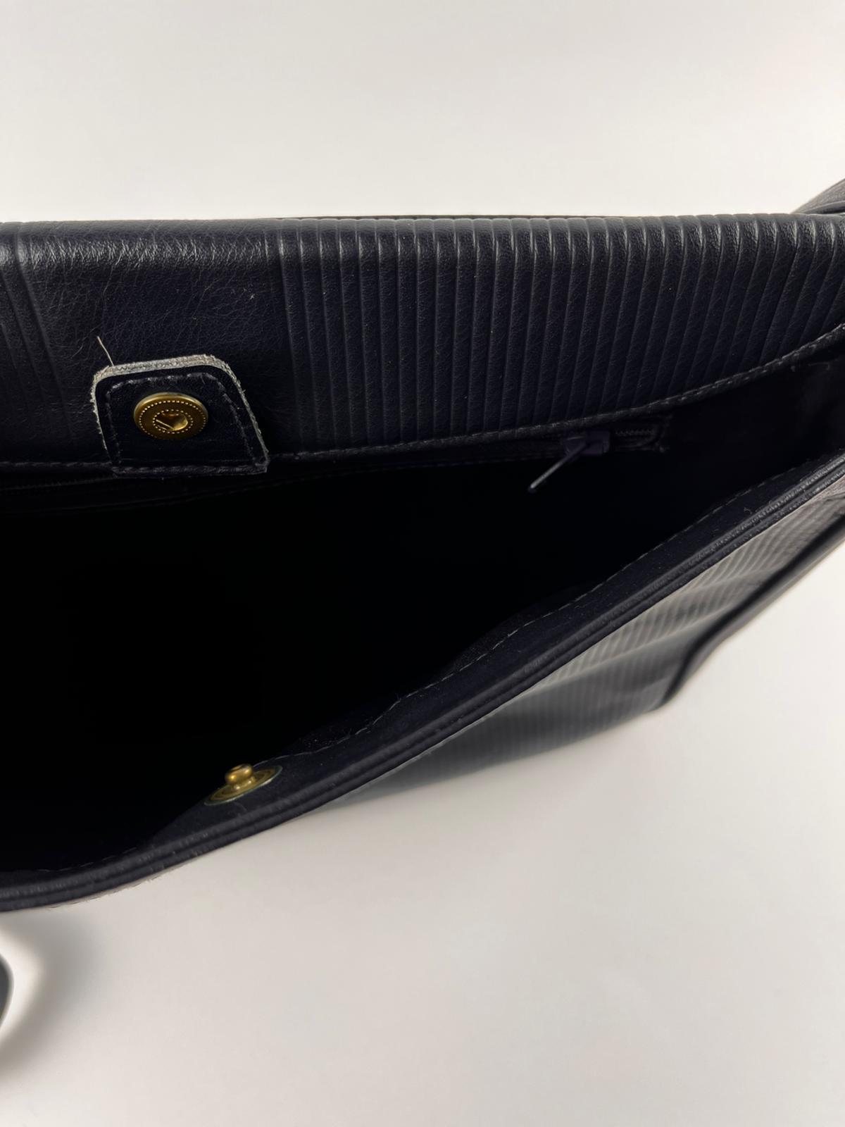 Borsa a Tracolla Vintage in Vera Pelle Blu Notte con Texture Rigata - Anni '90