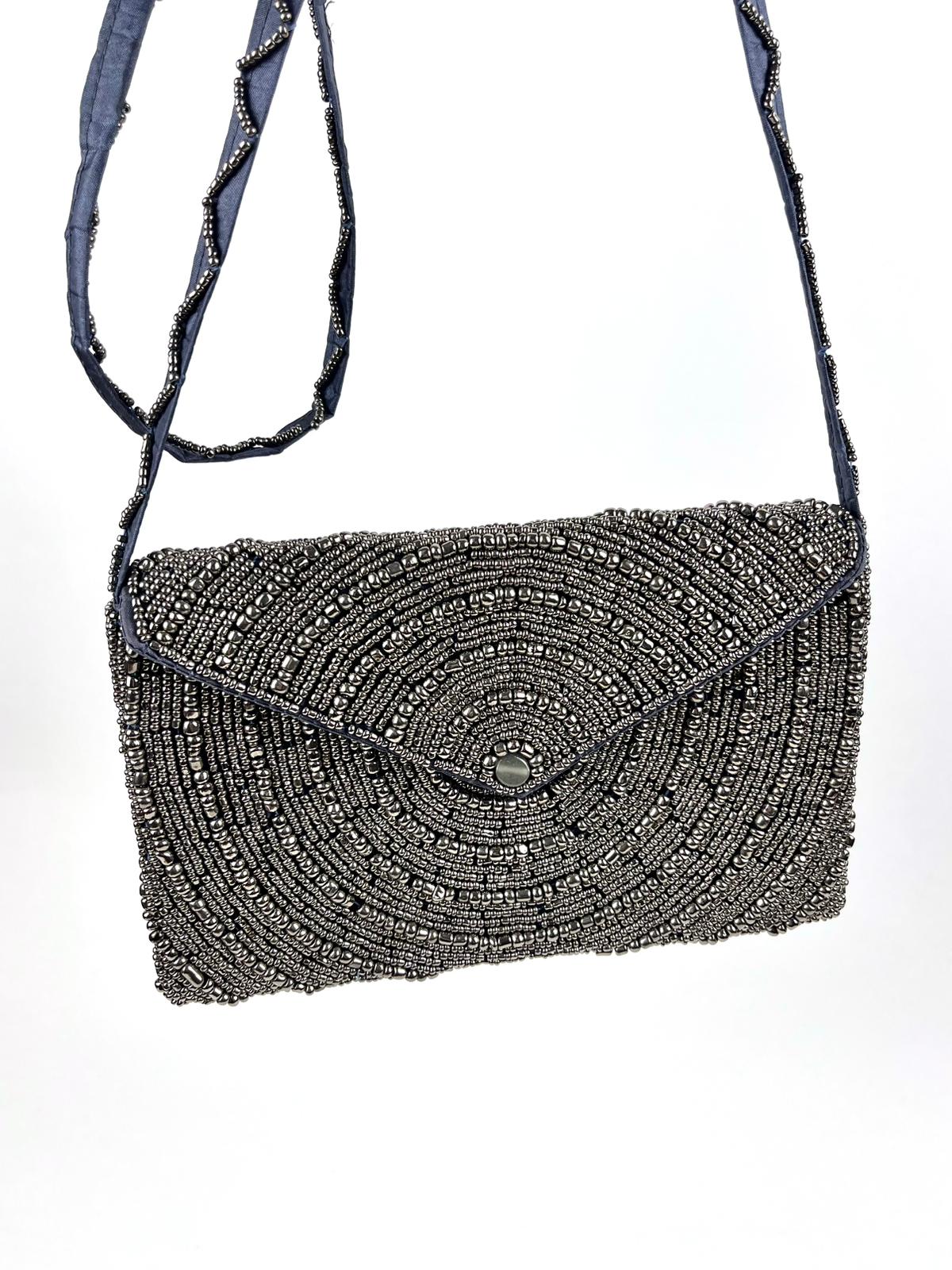 Borsa vintage anni '90 con perline argento e tracolla