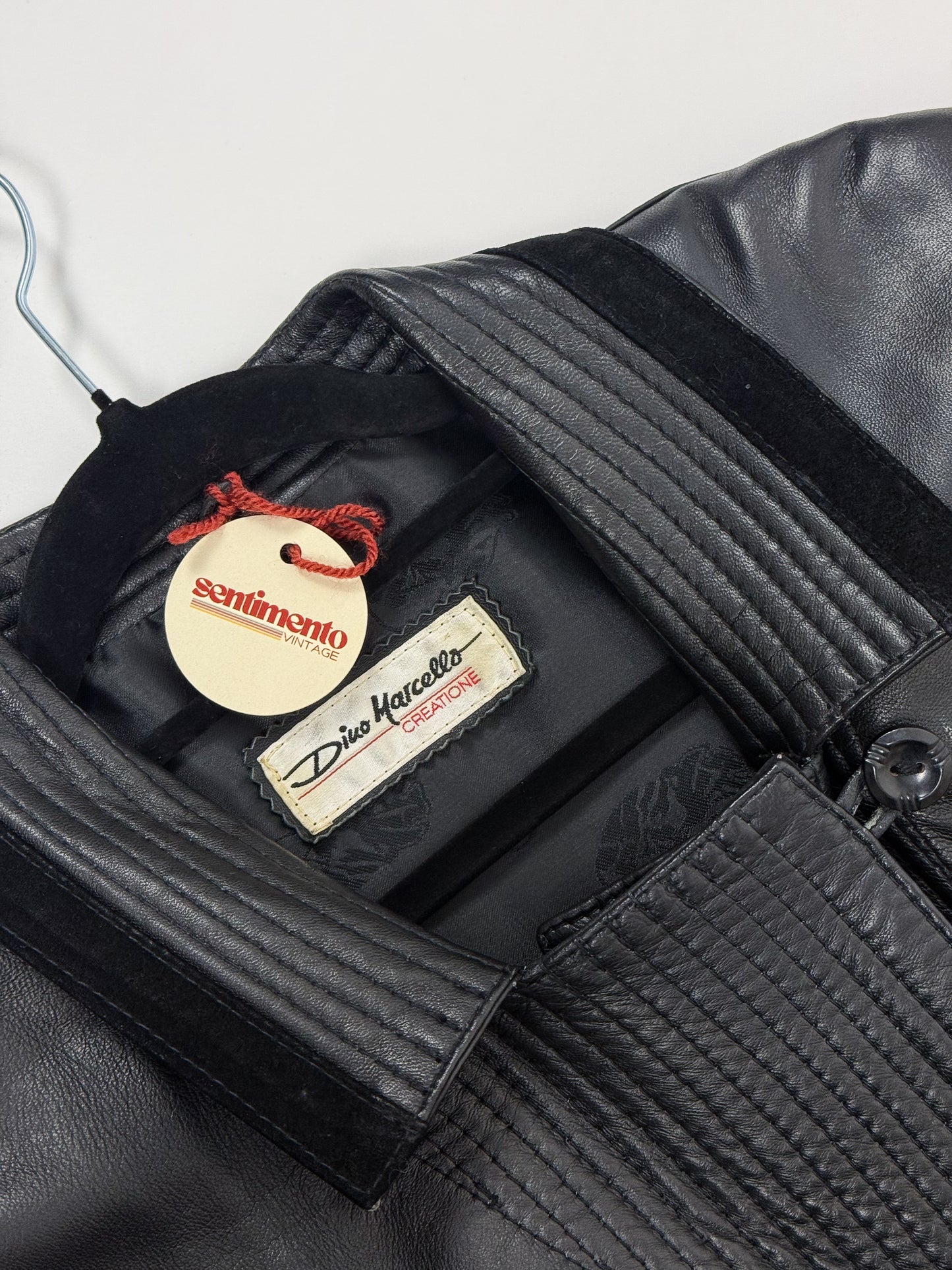 VESTE EN CUIR AVEC REVERS EN VELOURS