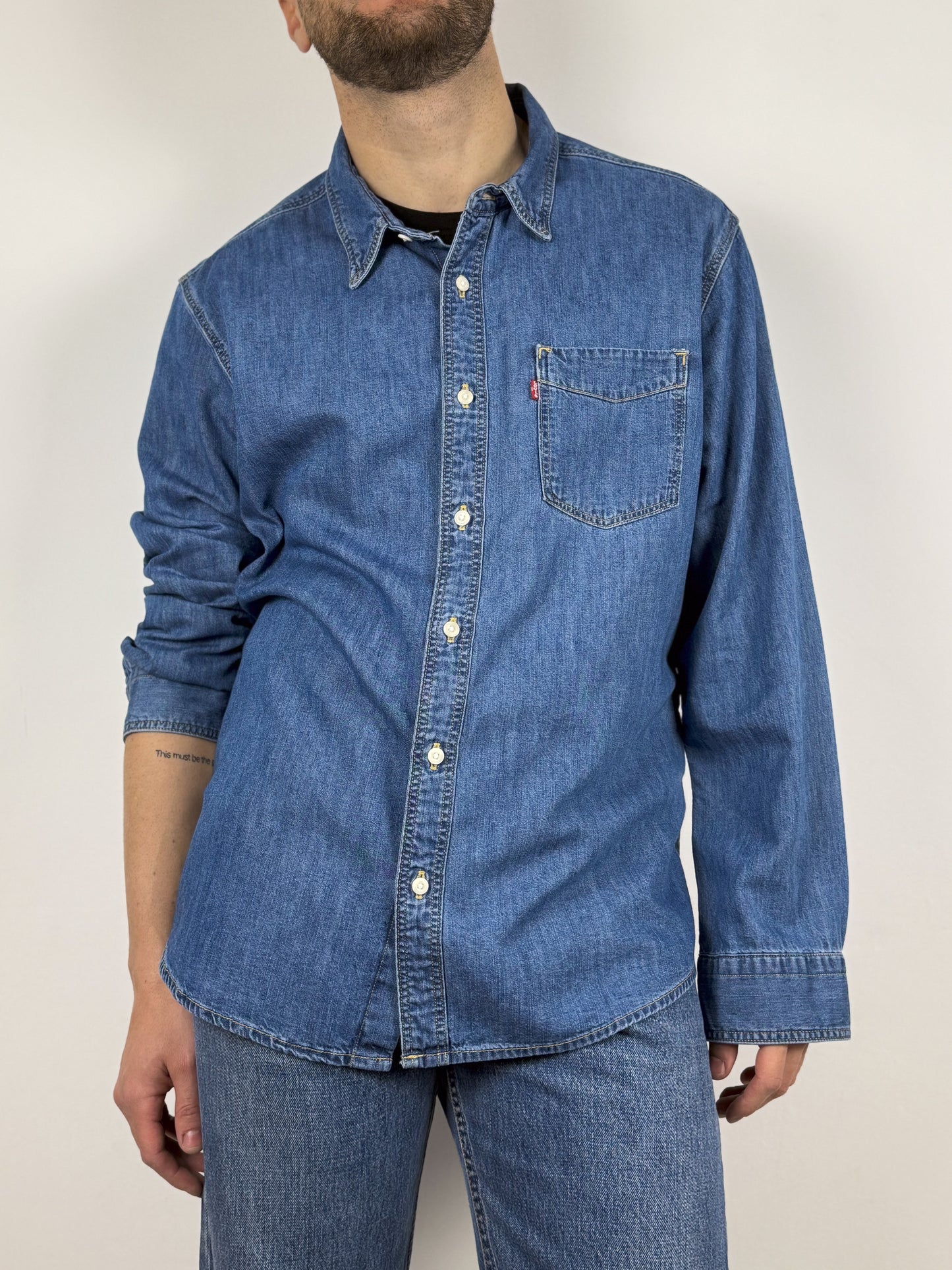 LEVI'S JEANS SHIRT