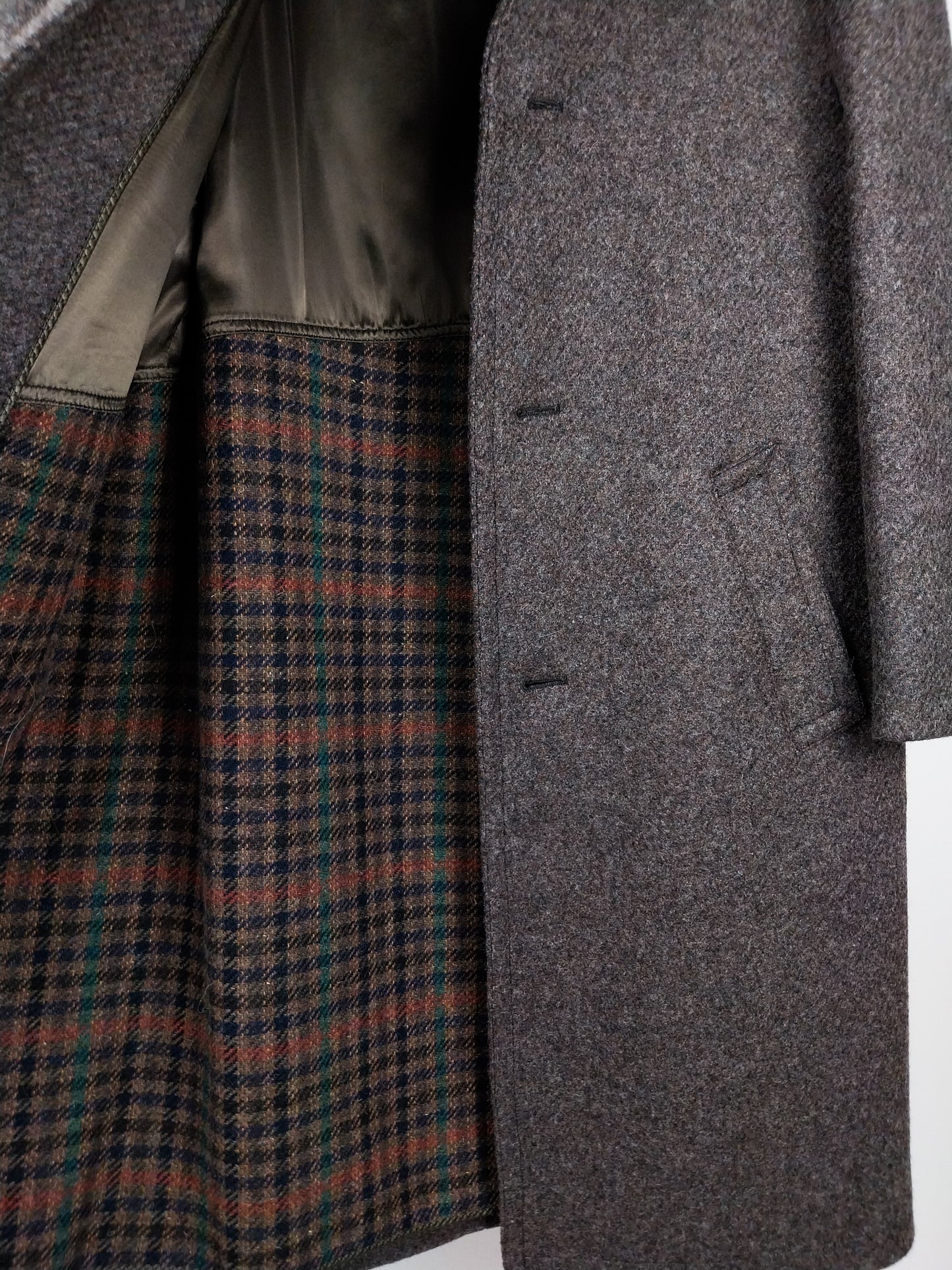 Cappotto vintage in lana vergine con fodera a quadri