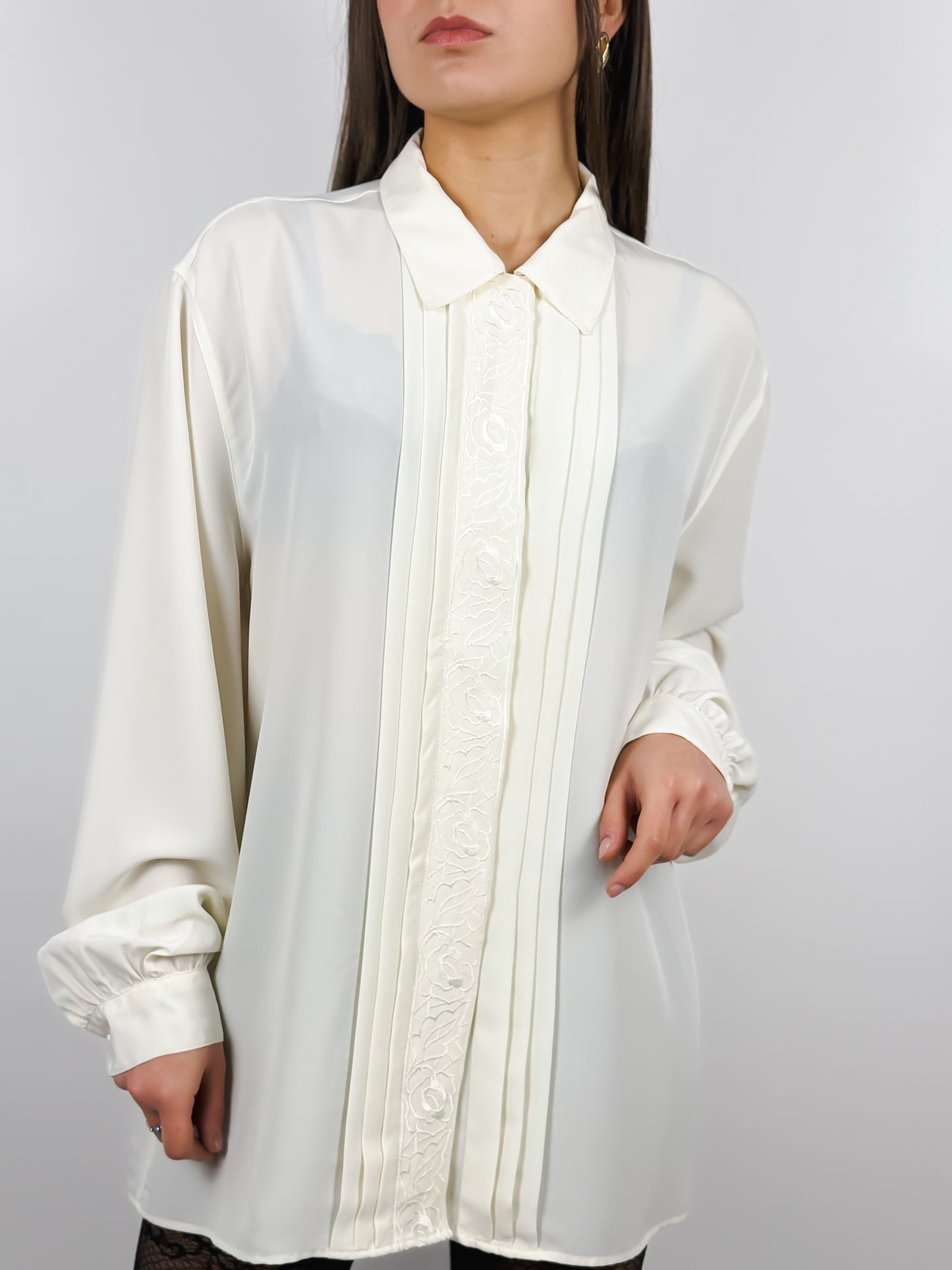 CREAM SHIRT WITH EMBROIDERY