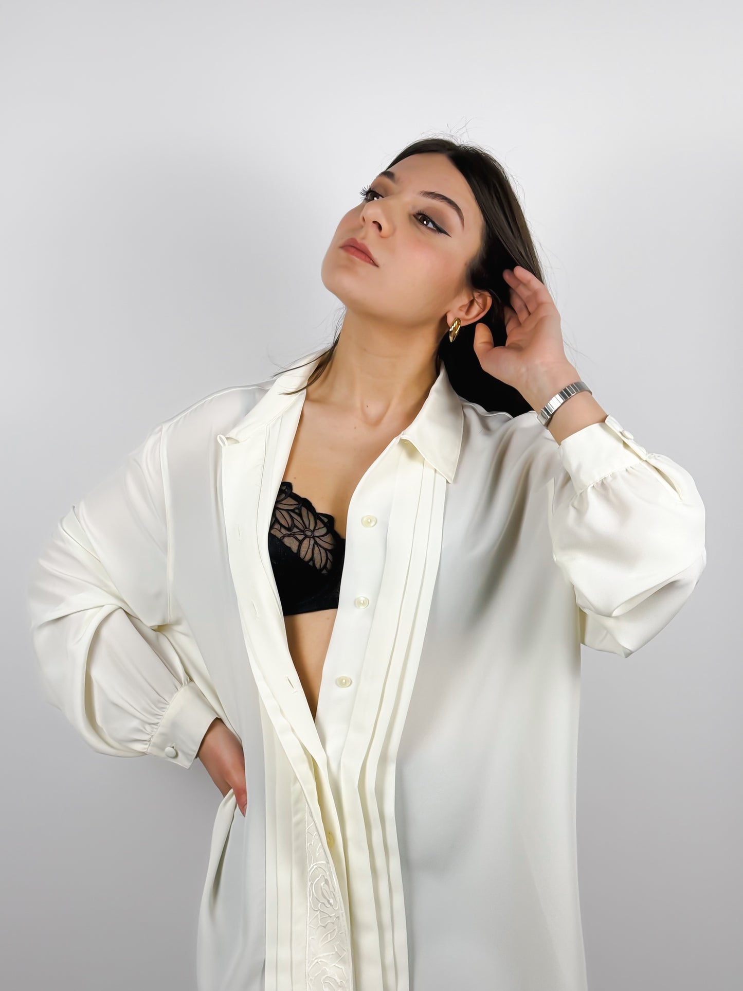 CREAM SHIRT WITH EMBROIDERY