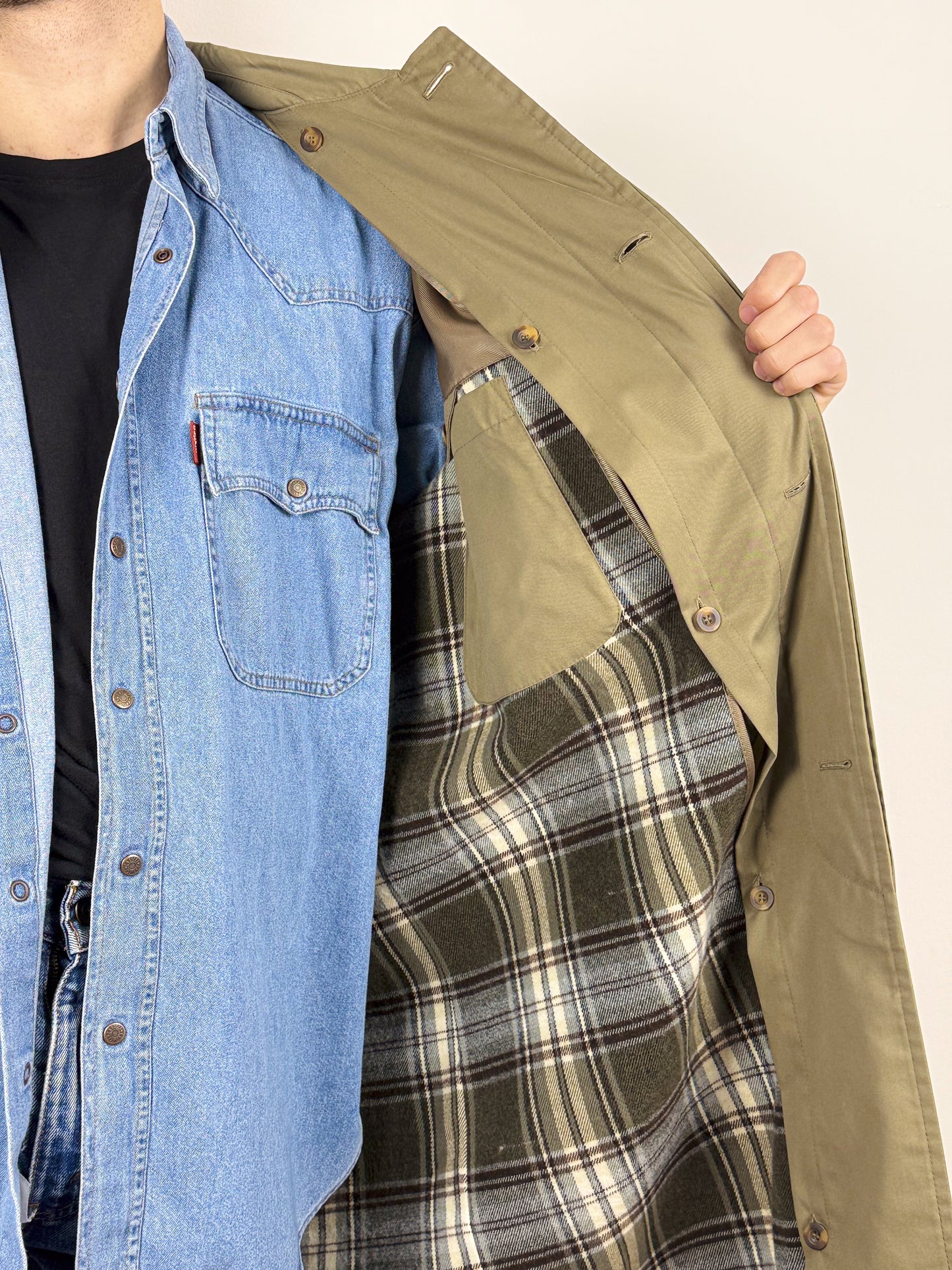 REMOVABLE BEIGE TRENCH COAT