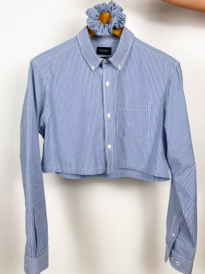 Camicia Cropped Vintage a Righe Azzurre con Scrunchie