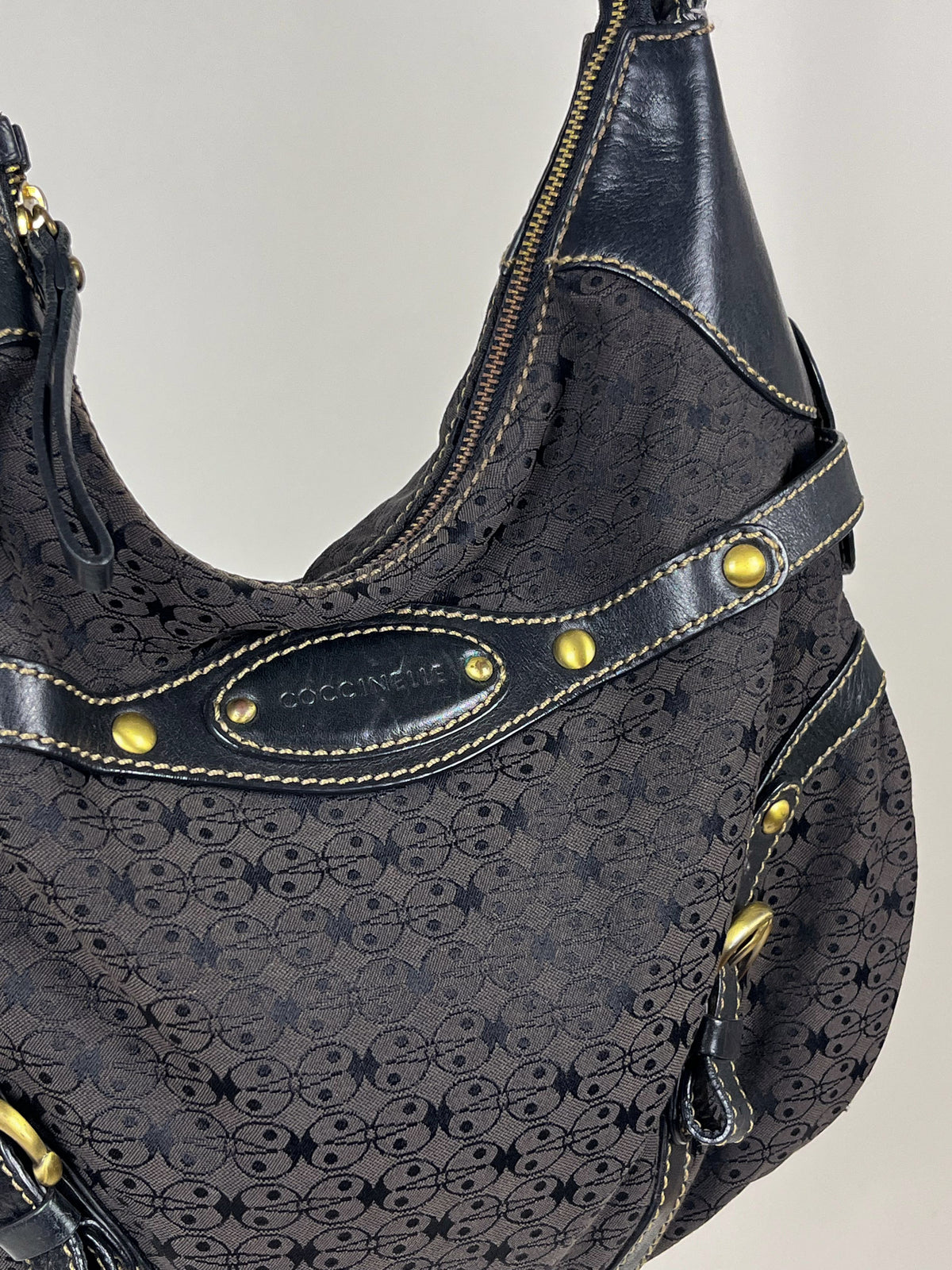 Coccinelle Vintage – Borsa a spalla in tessuto monogram
