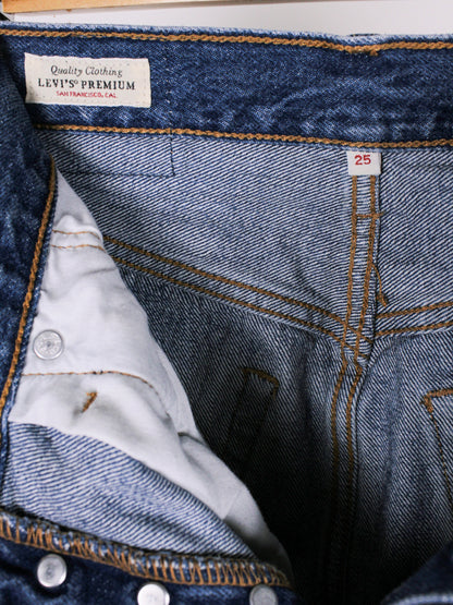 Gonna Levi's in Denim con Orlo Sfrangiato
