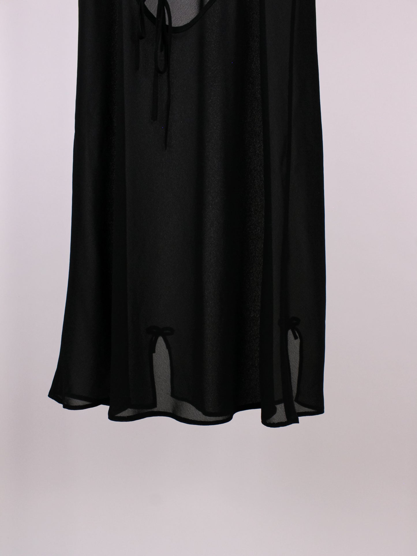 Sottoveste Vintage in Chiffon Nero con Scollo Posteriore e Laccetti
