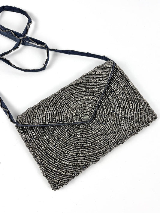 Borsa vintage anni '90 con perline argento e tracolla