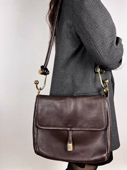 Borsa vintage in pelle marrone con dettagli dorati