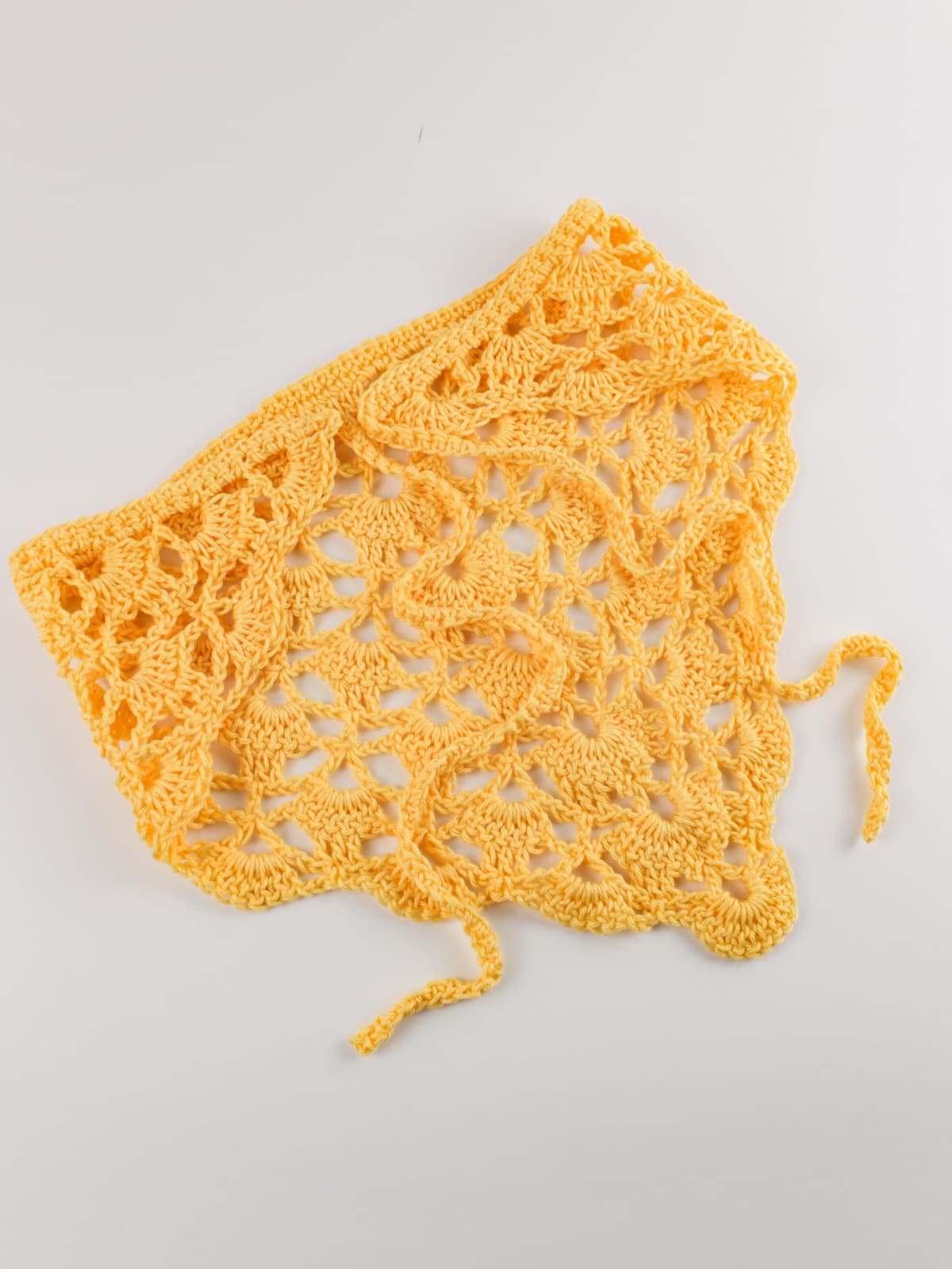 Bandana crochet handmade in cotone giallo pastello