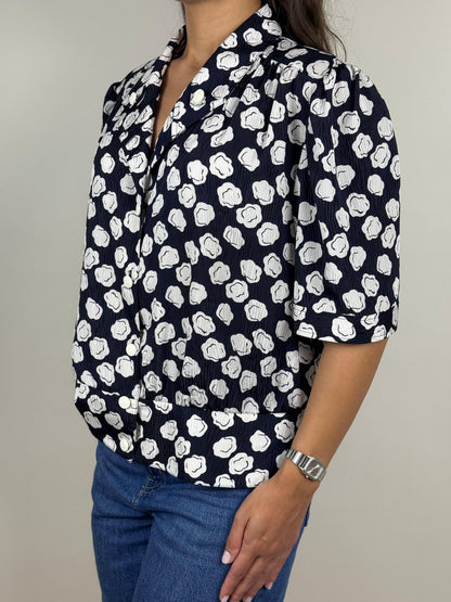 Blusa Vintage Anni '80 Fiori Bianchi su Blu | West Germany | Poliestere