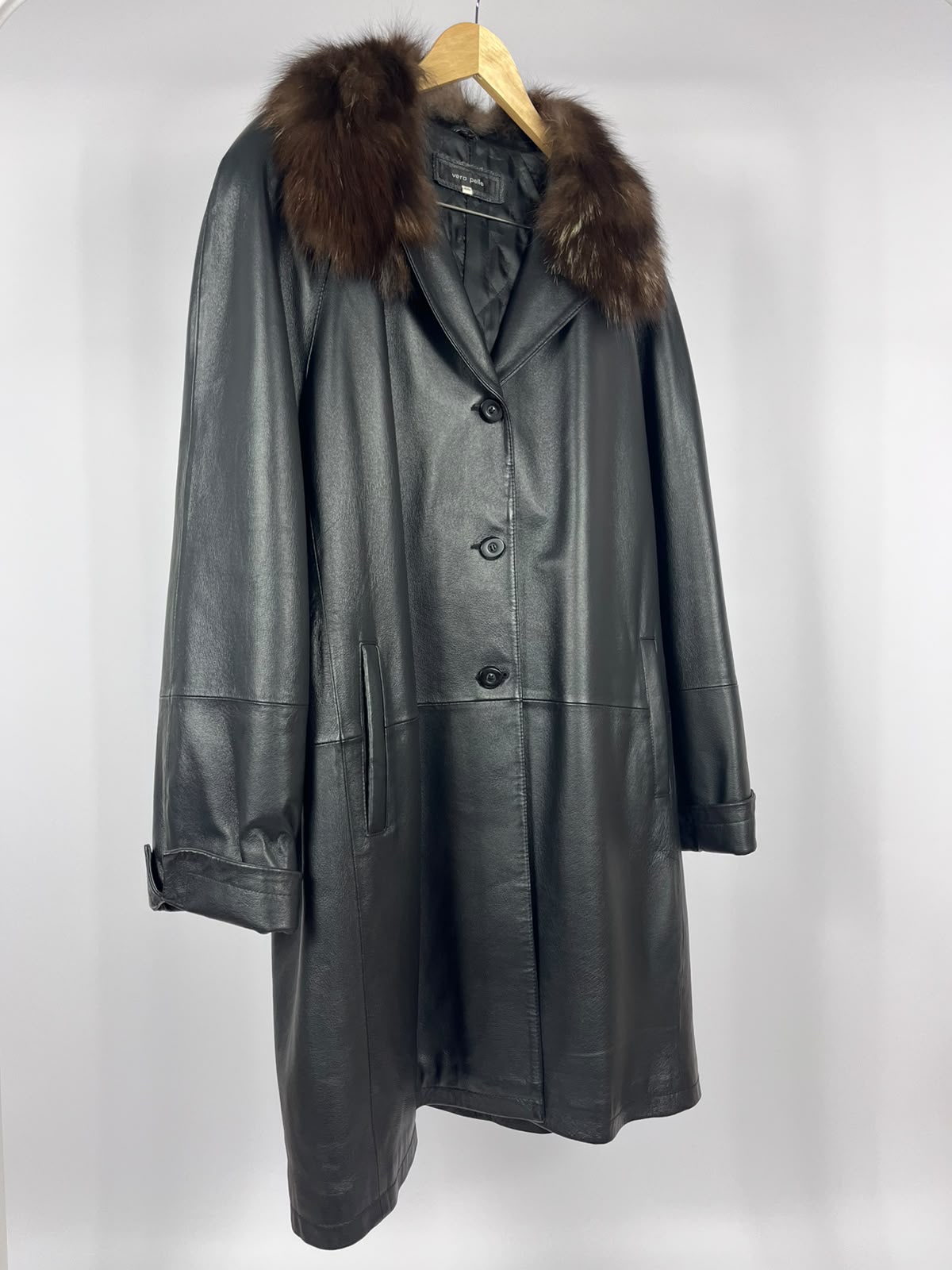 Cappotto vintage in vera pelle nero lungo