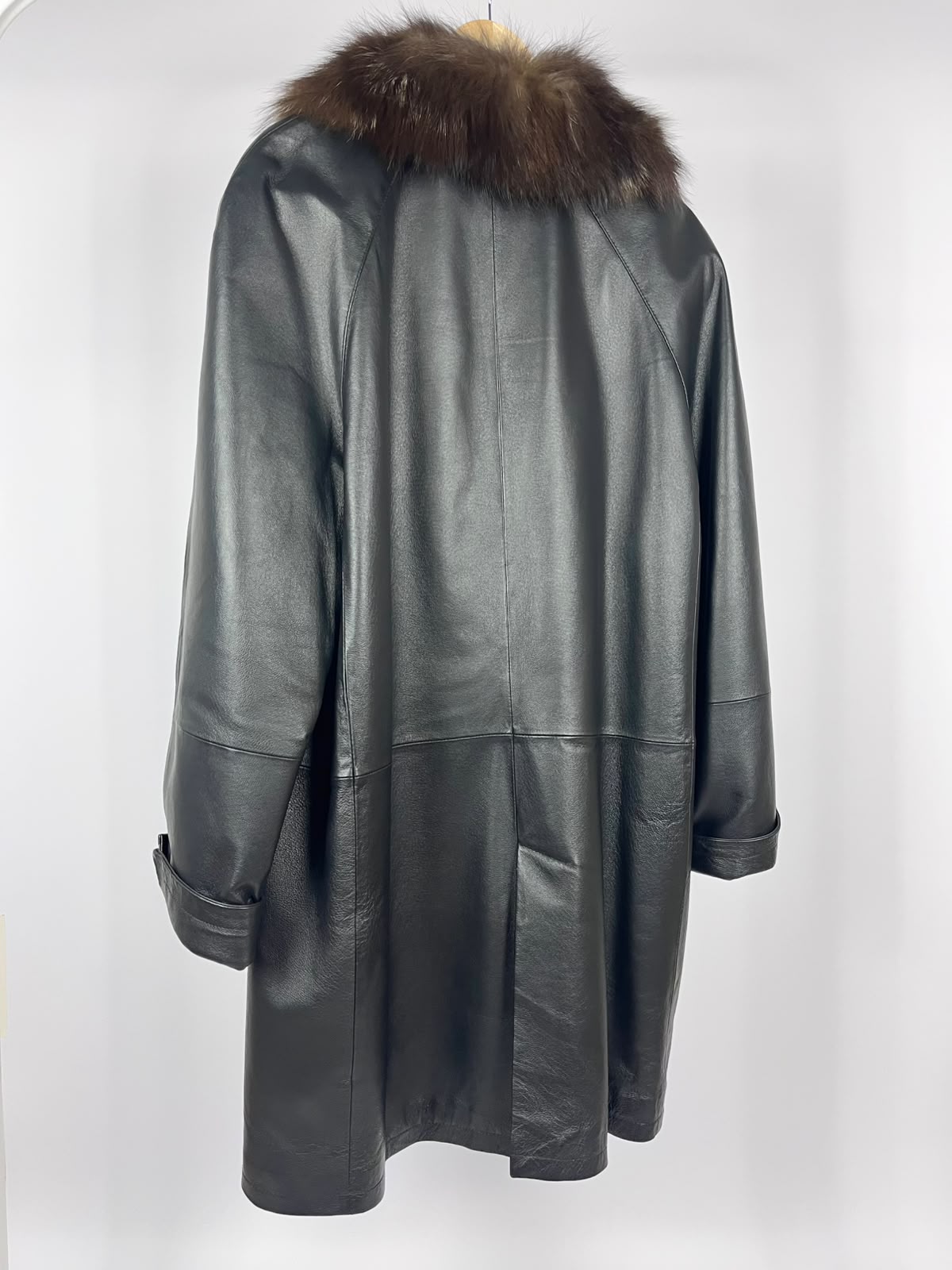 Cappotto vintage in vera pelle nero lungo