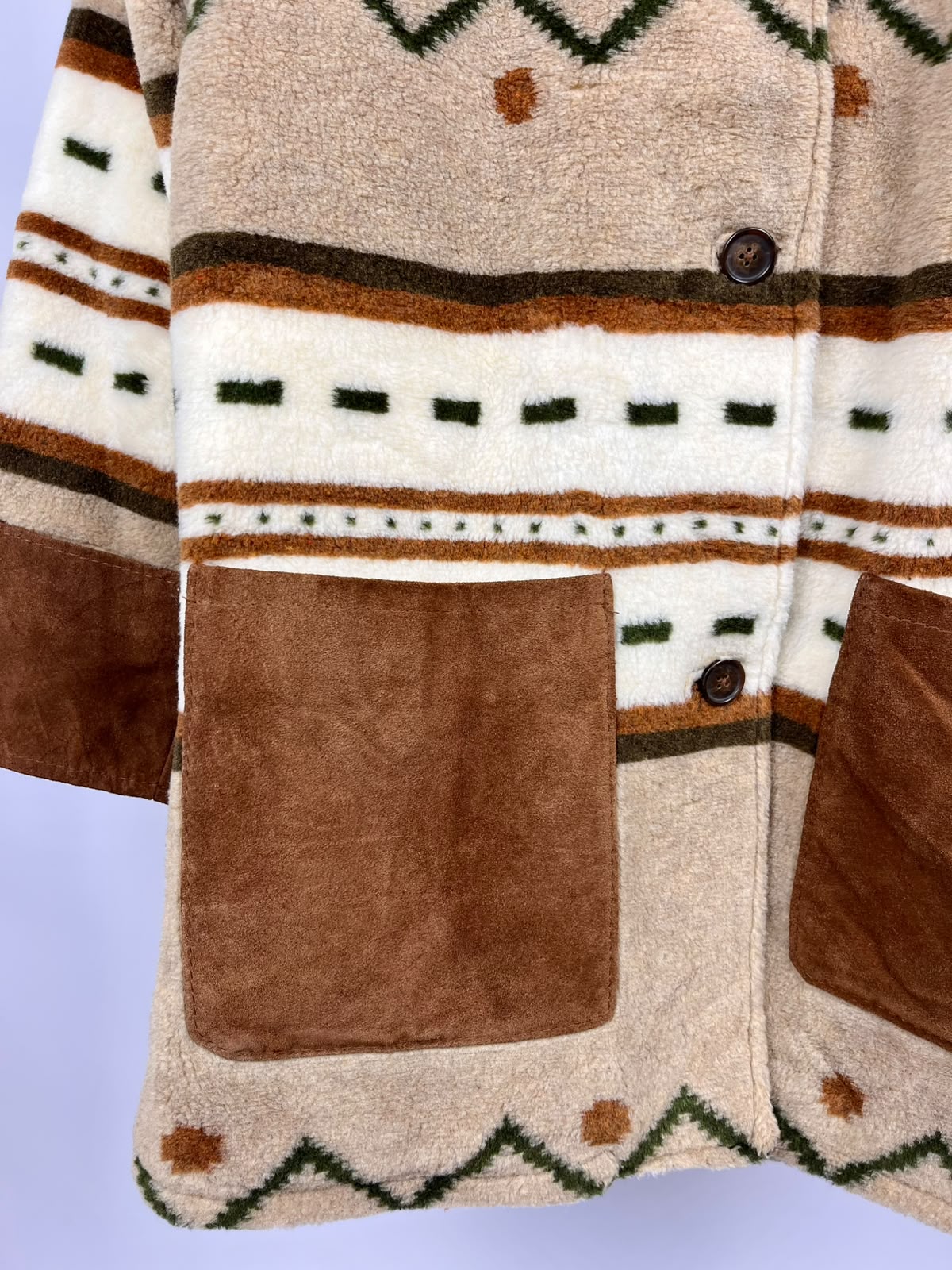 Giacca Vintage in Pelle Scamosciata Marrone con Fantasia Geometrica